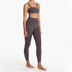 ✨Vuori Leggings✨